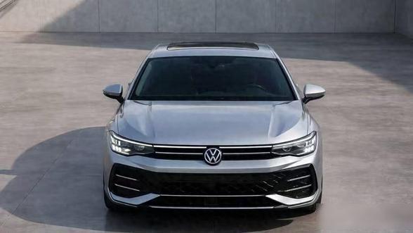 大众帕萨特换新了，外观大变样，动力更猛