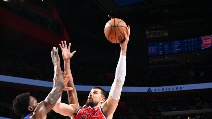 19分大逆转，双杀东部第一！小卡26+8，连续20场20+，哈登19+7+7