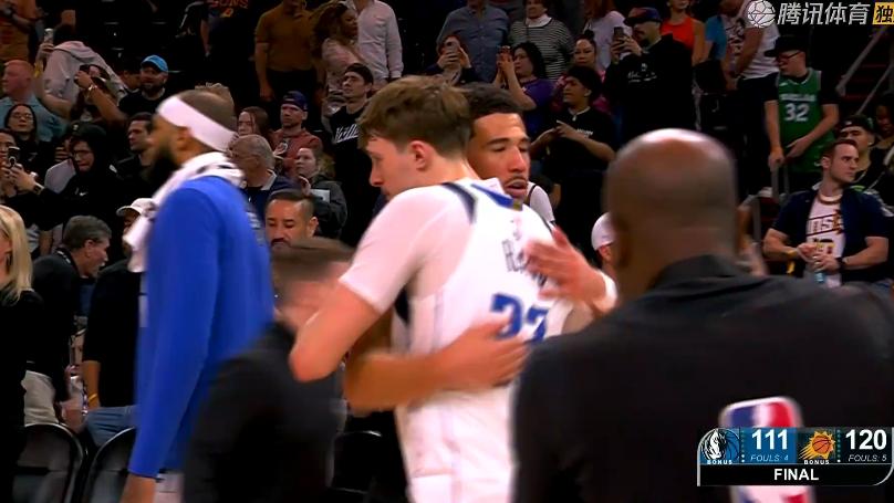 有惊无险！布克19+4+6，格林12+4，赛后布克走上前，抱住弗拉格