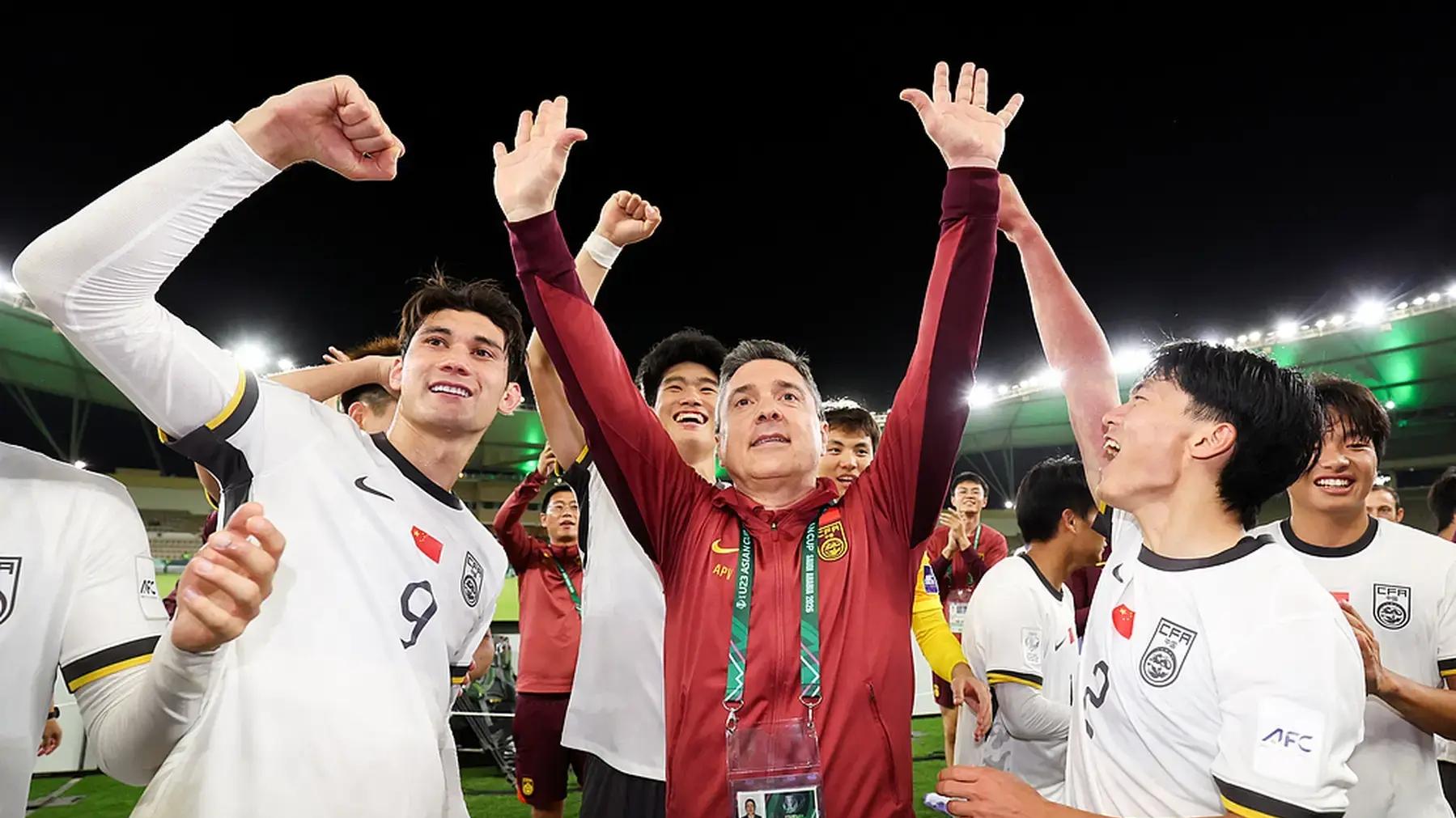 铁血防守+铁腕管理，安东尼奥成功靠子弟兵，杨科失败因不够务实