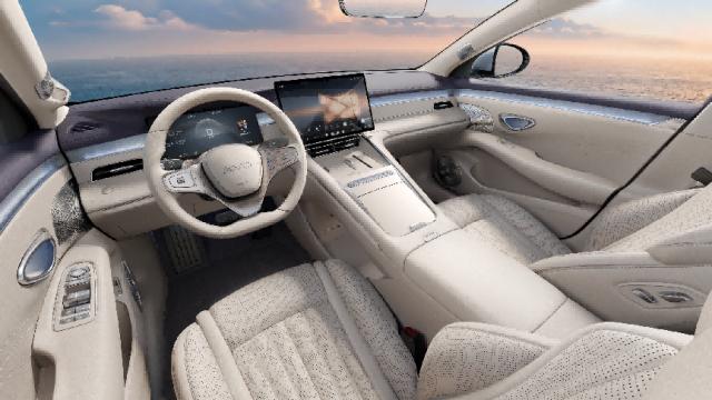 海洋8系双旗舰插混版纯电续航400km、EV版续航900km，闪充5分钟充好！