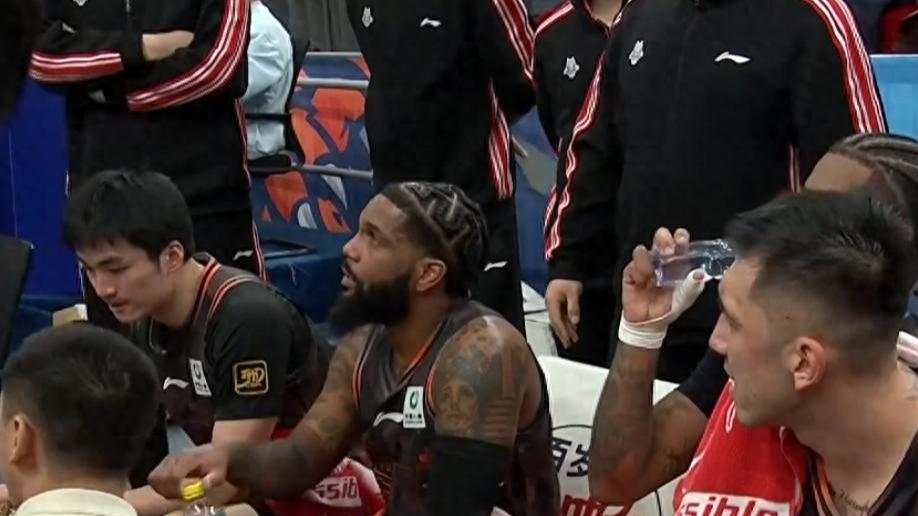 于德豪单节四记三分，陶汉林状态欠佳，山东高速男篮主场拿六连胜