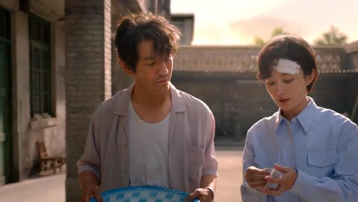 小城大事讲的什么故事，热血中年成团基建，猛猛干