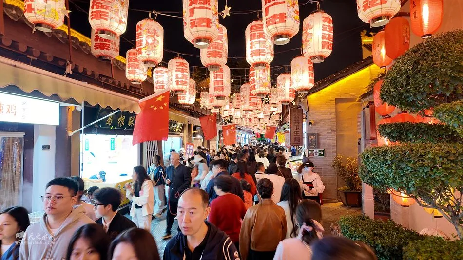 人潮涌古城，麻辣香满城！天水国庆文旅持续升温