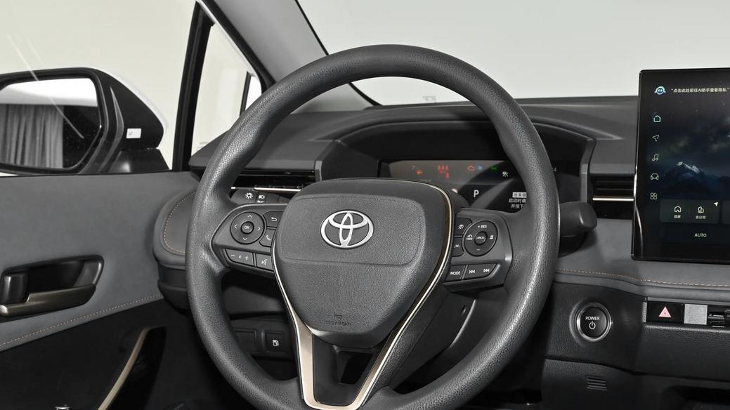 提供三种动力系统，新款热度不高，2026款卡罗拉现在究竟怎么了？