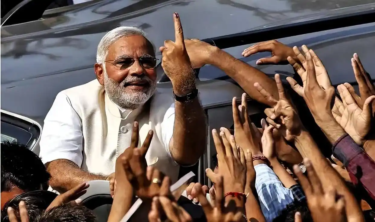 印度访谈“翻车”现场：当主持人想听赞美，嘉宾却甩出一组扎心数据