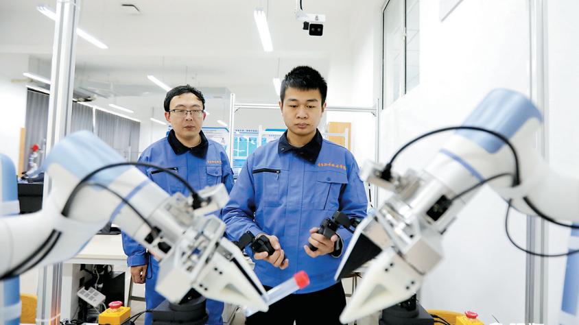 青岛：工业场景进课堂，学生“陪练”机器人