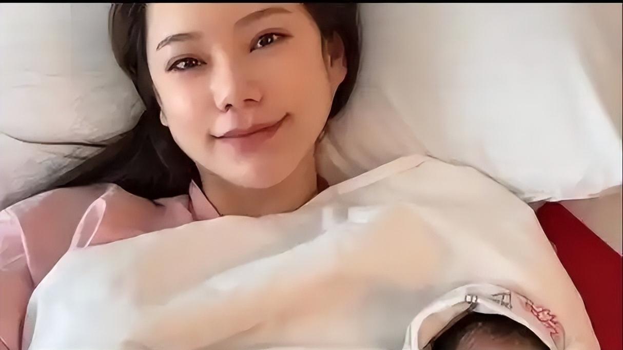 看到马筱梅生下儿子，网友开始担忧大s的两个孩子