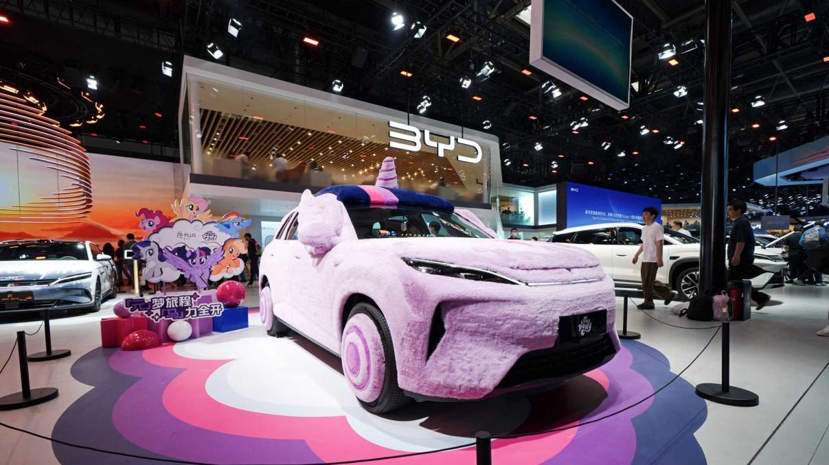 元力智趣闪充SUV，第三代元PLUS北京车展全球首发亮相