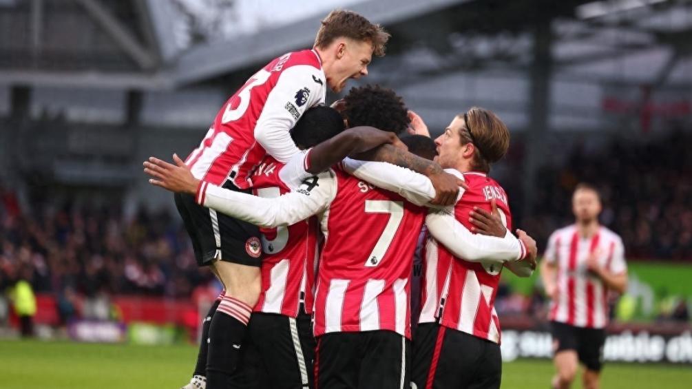 封神！巴西锋霸戴帽助队冲欧冠，重伤后逆袭狂揽14球，国家队该他了