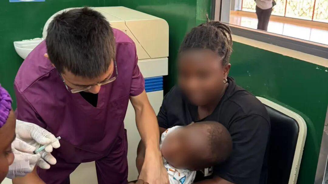 驻几比使馆专函表扬巴中青年！