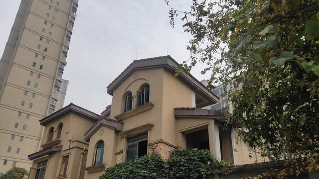 法拍房捡漏前必看：开发商名下VS企业名下，税费竟差这么多？