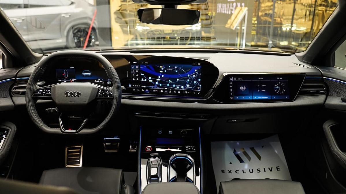 全新一代A6L线下实车来了，颜值纯性能，长得像液态金属