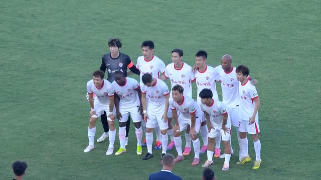 2-0，青岛西海岸笑傲德比，彭欣力破门+任意球巧妙配合，海牛保级掉队