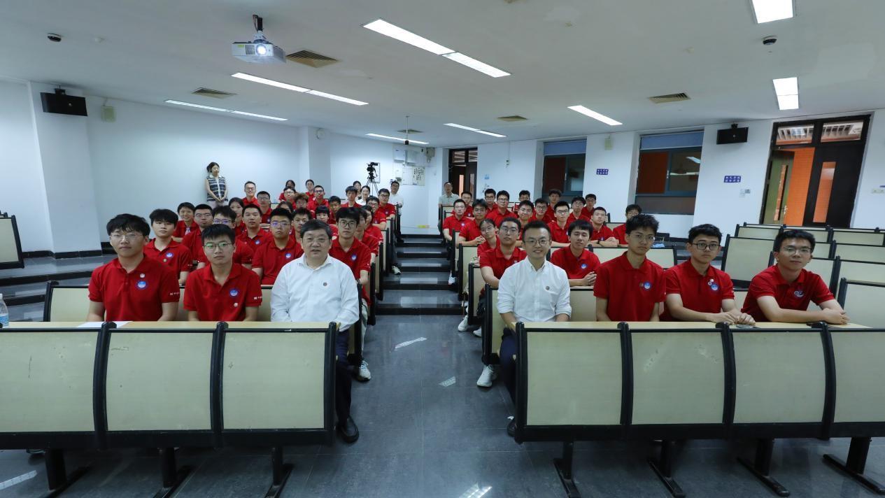 华南理工大学院士班好不好？院士当班主任，本科生直通科研前沿