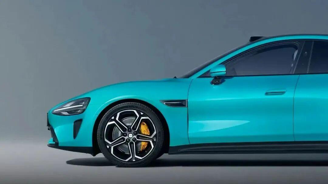 媒体倒逼小米：应召回37万辆初代SU7，彻底解决门把手隐患