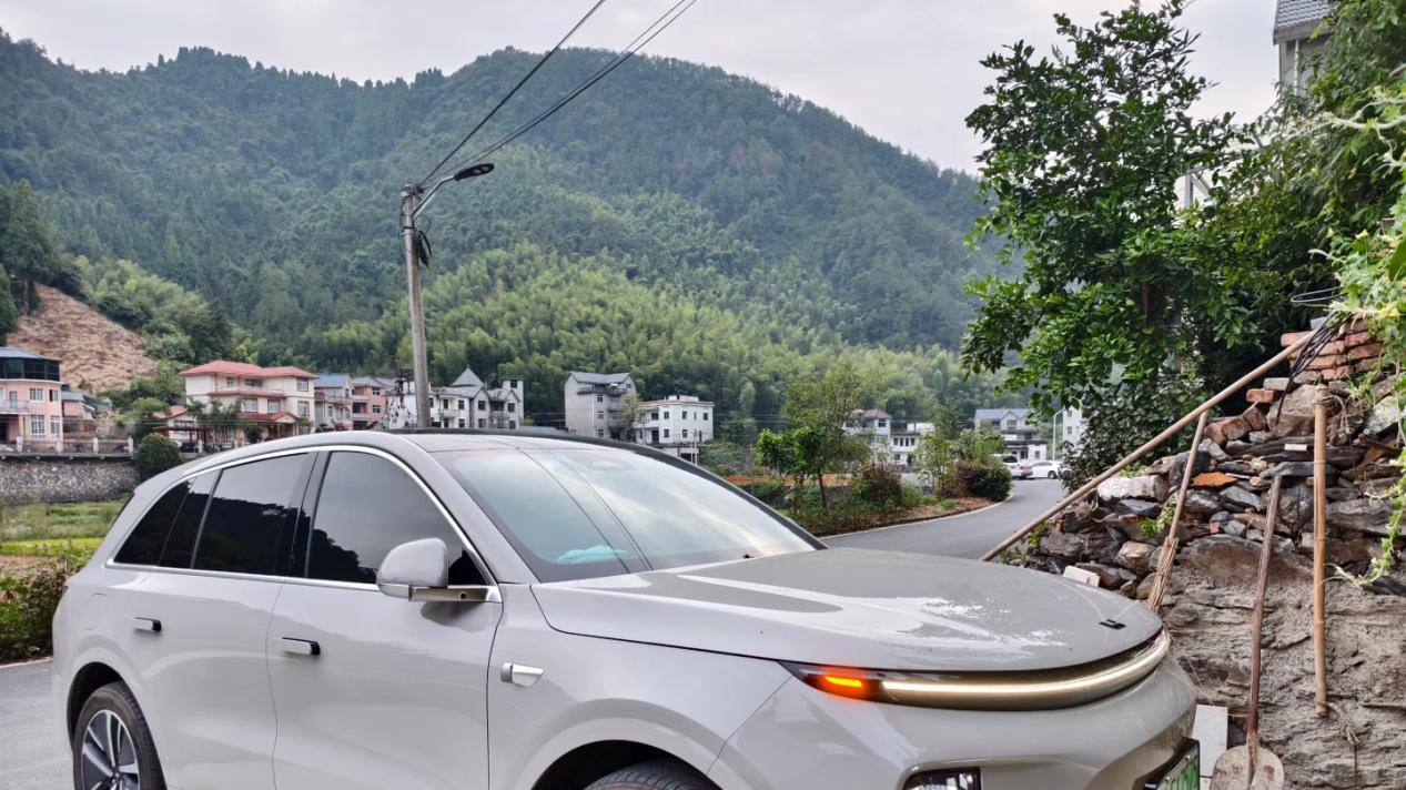 酸哭，极氪居然给免费换电池！