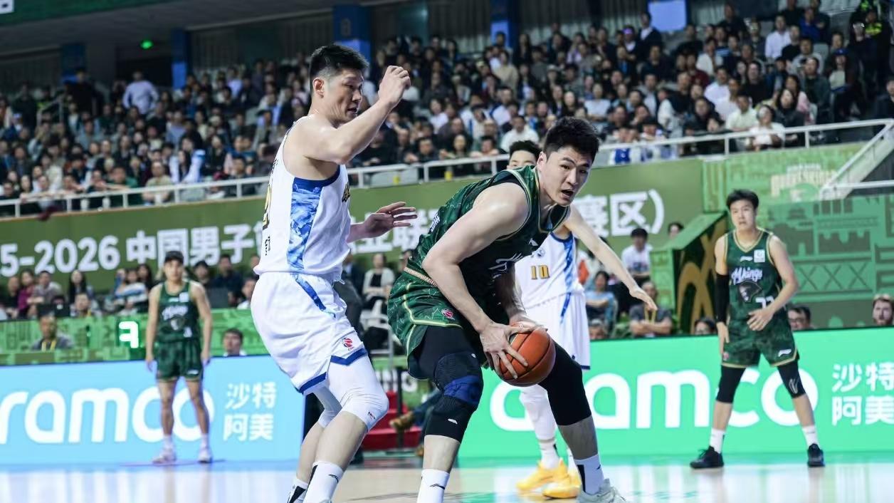 北京深圳双双赢球，青岛艰难获胜，山东五连败，广厦新援只打3分钟