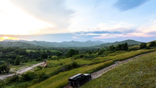 别再说越野很远，开BJ40燃油，周末两小时就能闯进山野