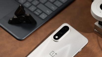 今天，一加宣布涨价，后续跟进的也不少，手机还能买得起吗？