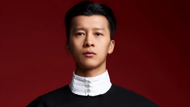 《小城大事》主演李九霄爆校园霸凌黑料，致女生精神分裂，网友追要回应