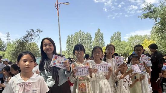 克拉玛依市第十六中学开展“六一”游园活动