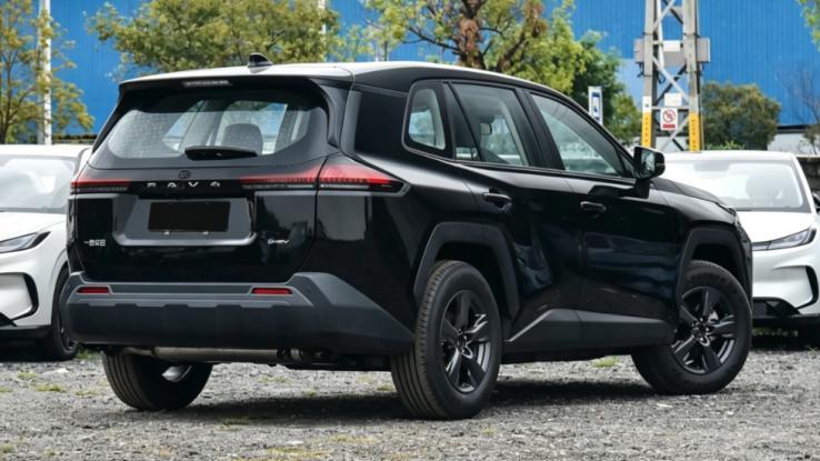 RAV4荣放6月大降价：至高直降2.3万，年轻人可以考虑了