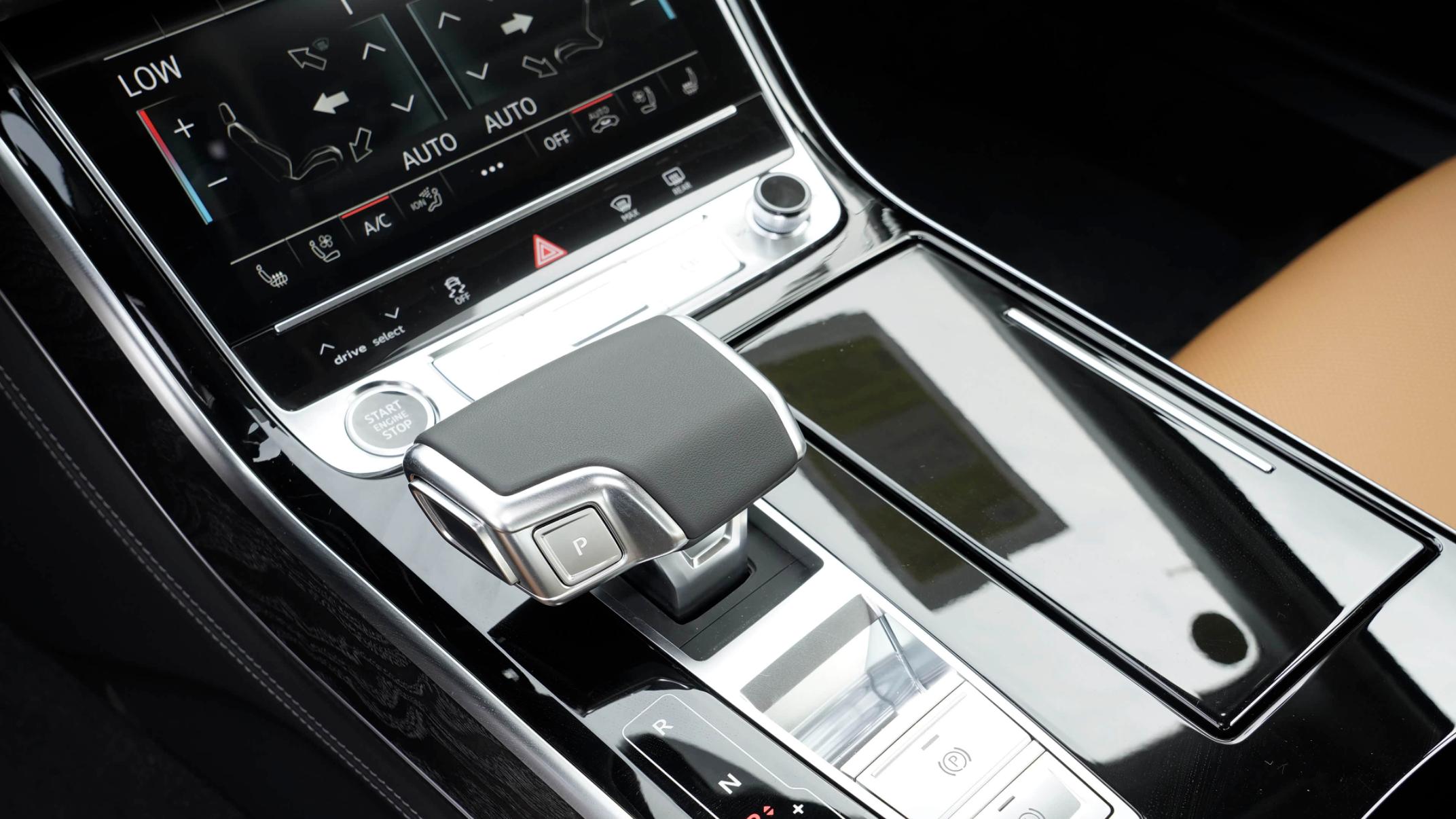 奥迪行政“王牌”，基于MSB61w平台生产，预计保留V6/V8燃油动力‍