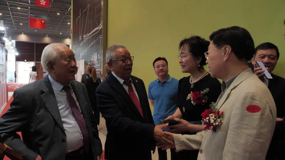 林广兆荣膺大紫荆勋章 携手五洲和平书画院促文化交流传中华文脉