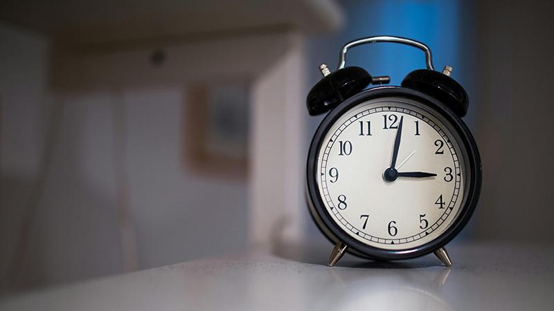 成年人的成长秘笈，像孩子一样生活：早起+勤奋