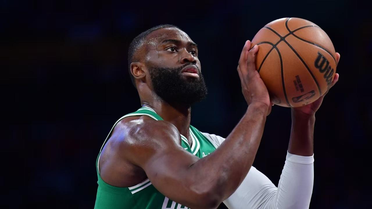 西部第九易主！波杰8中1，勇士21分输凯尔特人，库里复出框定