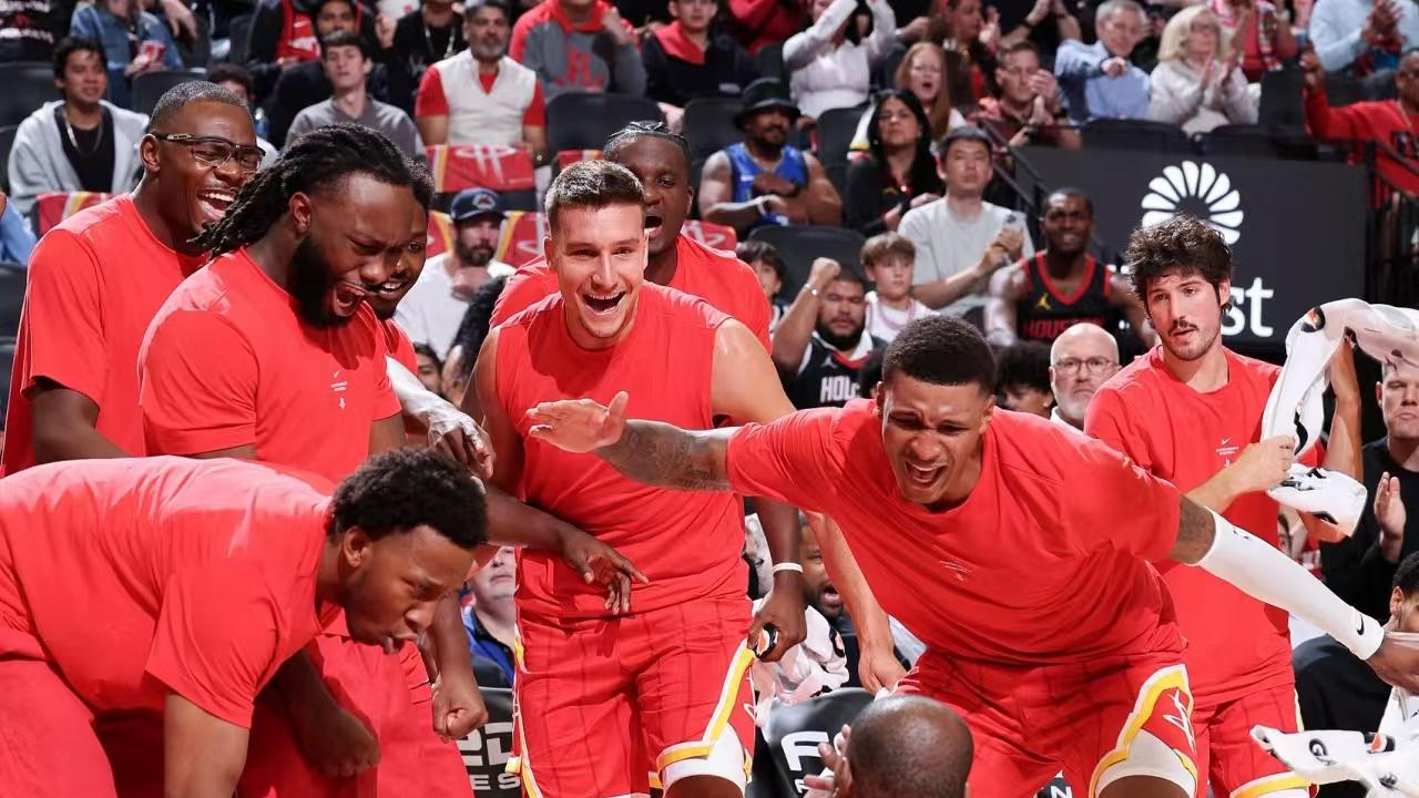 4连胜西部第一！杜兰特沦为二当家不冤，打爆文班冲MVP，火箭真核