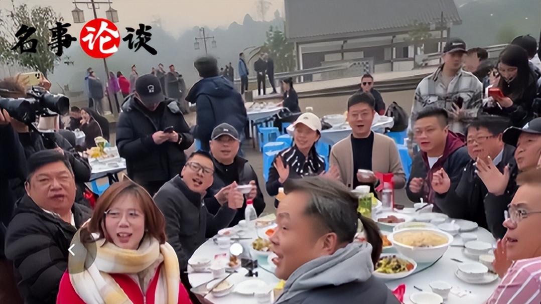 按猪网红爆火，家门口土卖200元一斤，有人说出了问题的严重性