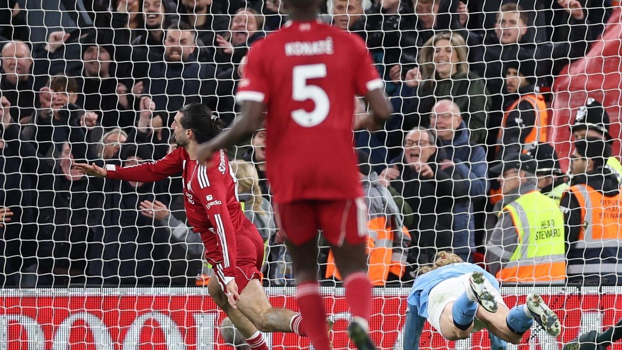 利物浦被哈兰德点球绝杀！索博无解任意球光芒被戏剧性红牌淹没！