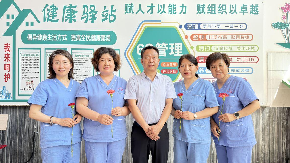 鲜花致敬“白衣天使”！桓台县索镇卫生院开展护士节慰问活动
