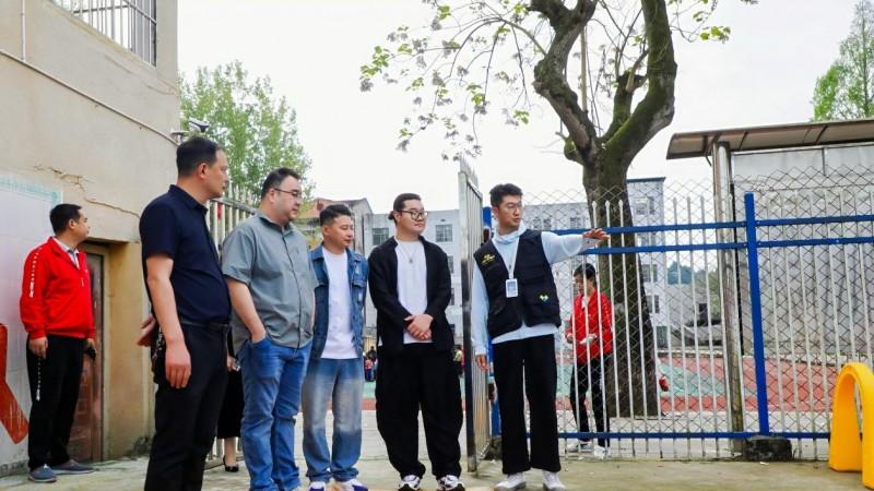 爱心铺就成长之路，瑞派携手美团、壹基金为四川渠县乡村儿童捐赠一座乡村儿童操场