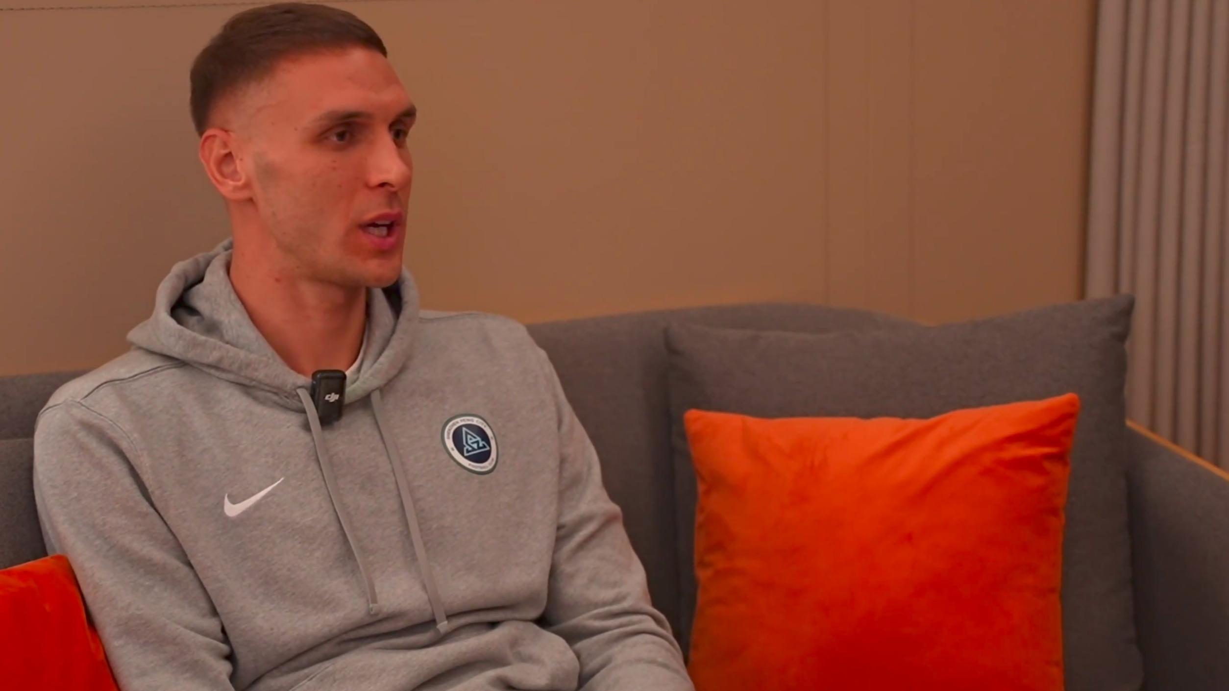 33岁欧冠级后卫愿意归化，明年就可为国足出战