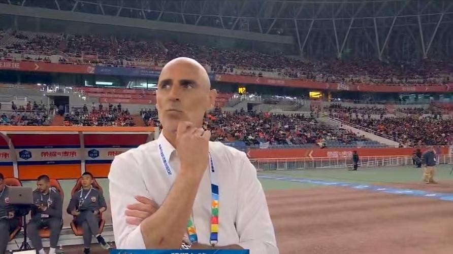 逼平海港，泰山也有收获：教练带头，4人抢镜