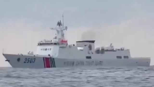 中国、日本舰艇在钓鱼岛较量