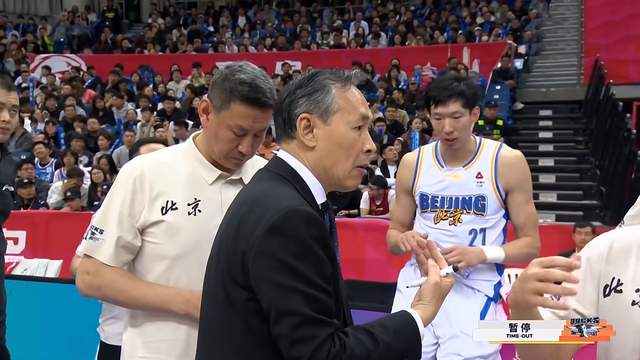 守住第四名，北京男篮小胜青岛，翟晓川8+9制胜反击，周琦12+13