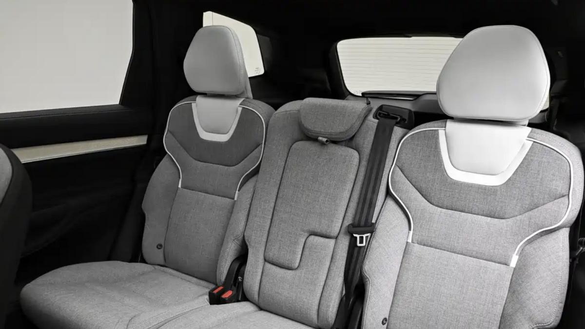 新沃尔沃EX90预售53.99万起，就是内饰很难受