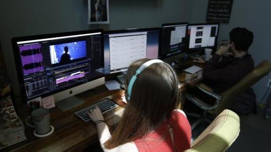 轻松悦学科技有限公司丨相宜老师：视频剪辑，游戏动画的团队利器