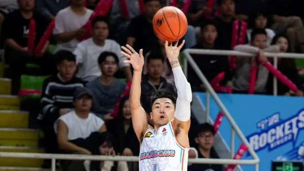 谁说高诗岩不配入选！能组织能防守还有42.9%的三分