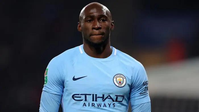 从英超天价后卫到南美联赛：曼加拉的生涯轨迹