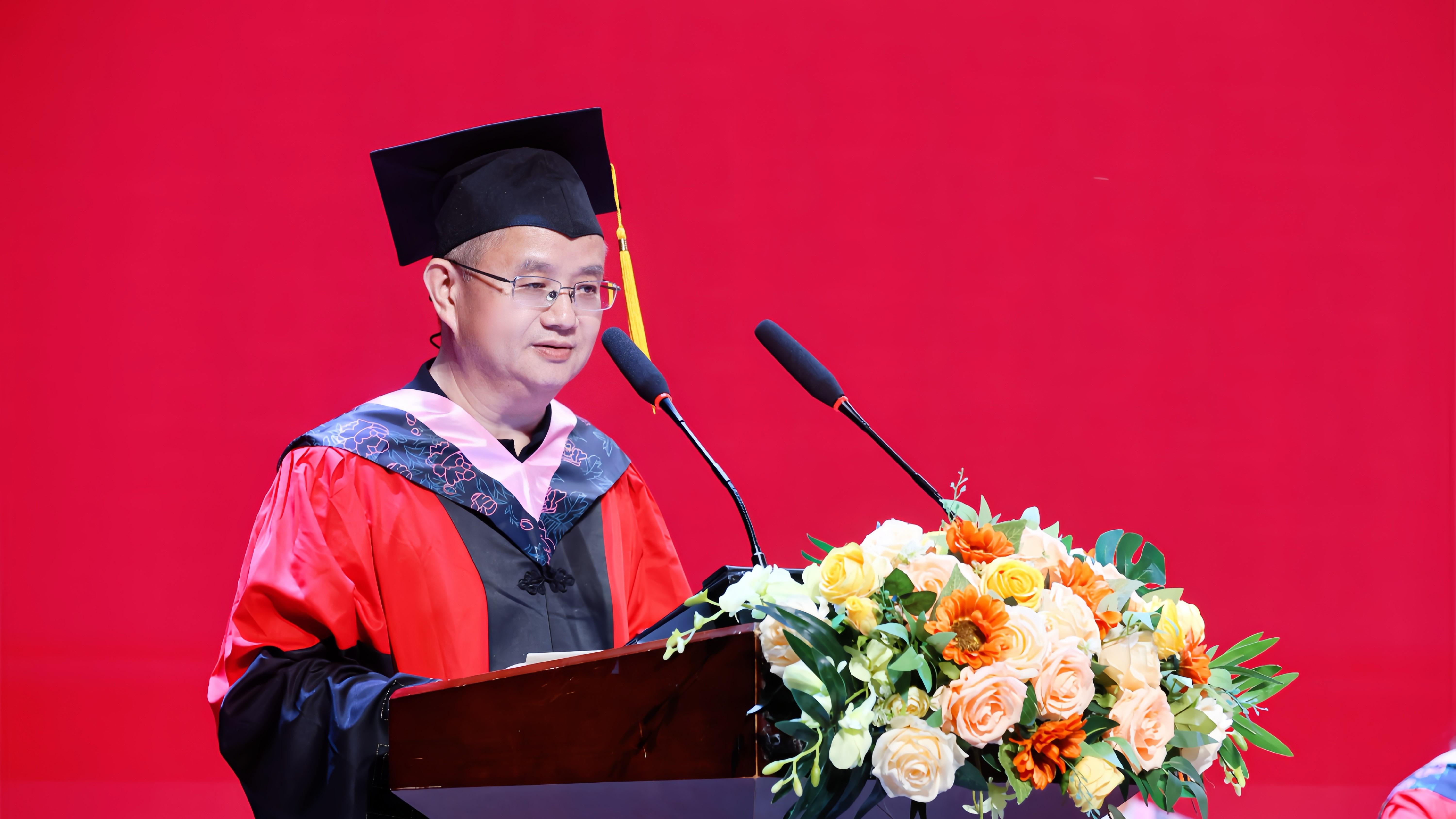传承银杏精神 不负灼灼韶华——成都银杏酒店管理学院隆重举行2026届学生毕业典礼