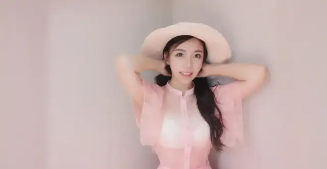 某鱼初代“小姨子”复播，被嘲奔四老掉渣，网友：A8老了也是A8