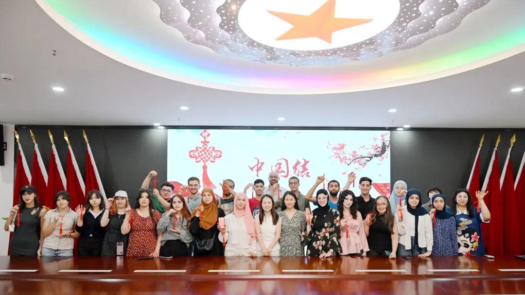 "缘结中国"编织中国结暨2026燕赵风华阿尔及利亚国际研学夏令营开营仪式顺利举行