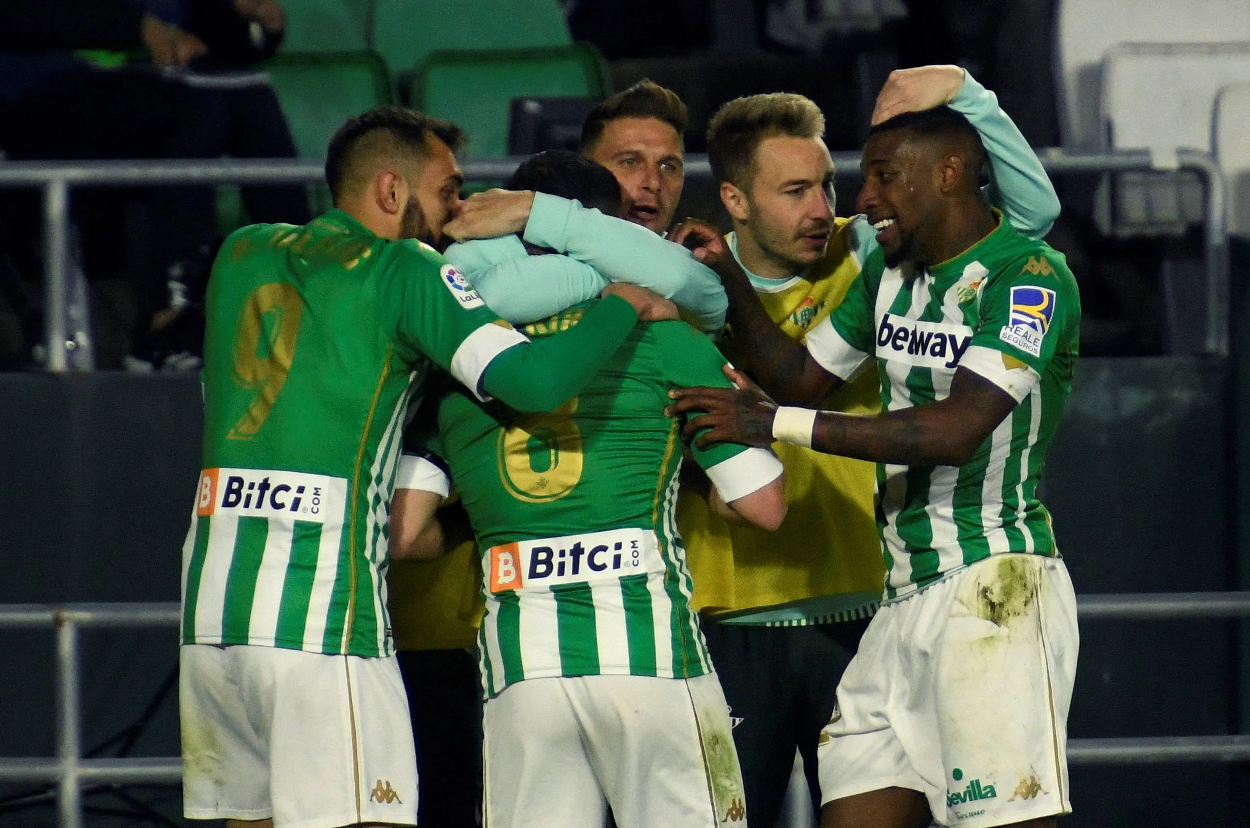 4月24日：西甲争冠命悬一线！皇马客战贝蒂斯，9分落后如何绝地反击？