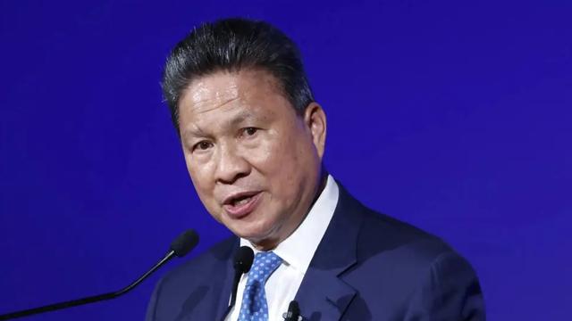 柬埔寨副首相表示要远离中国靠拢美国，这是亏没吃够！