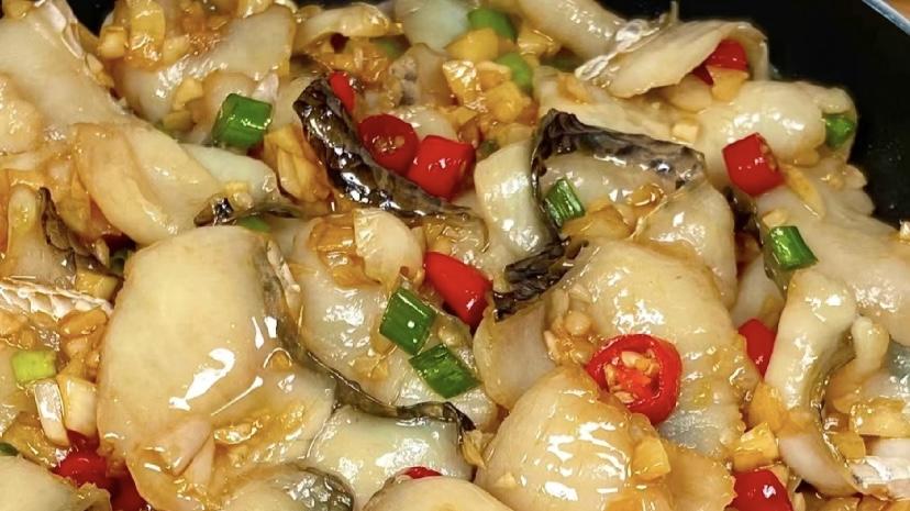 双椒黑鱼片：一口嫩滑，满嘴江湖